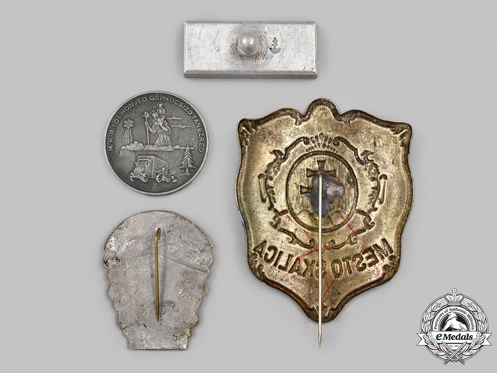 international._a_mixed_lot_of_insignia_062_m21_mnc9000