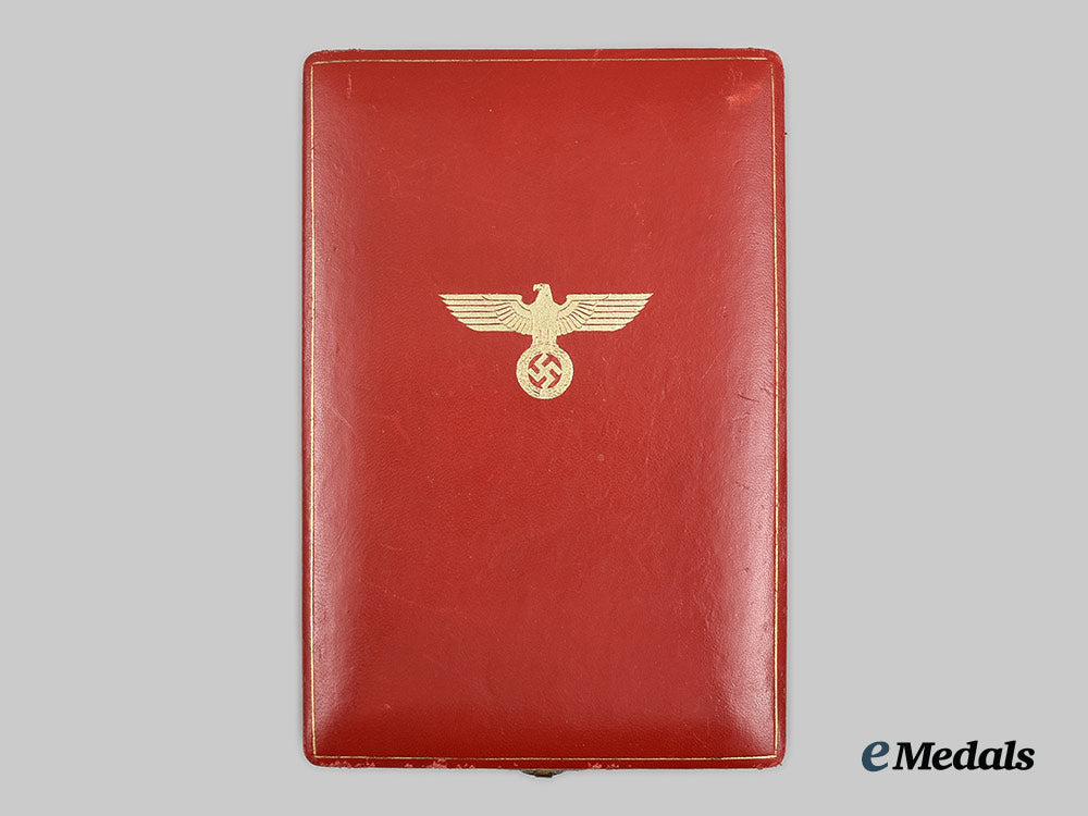 germany,_third_reich._an_order_of_the_german_eagle,_ii_class_set_by_godet_with_case_and_documents,_to_alberto_d’agostino_064_ai1_8945