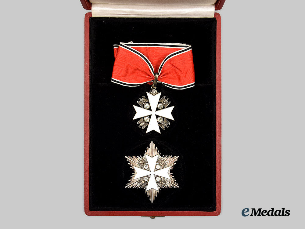 germany,_third_reich._an_order_of_the_german_eagle,_ii_class_set_by_godet_with_case_and_documents,_to_alberto_d’agostino_065_ai1_8948