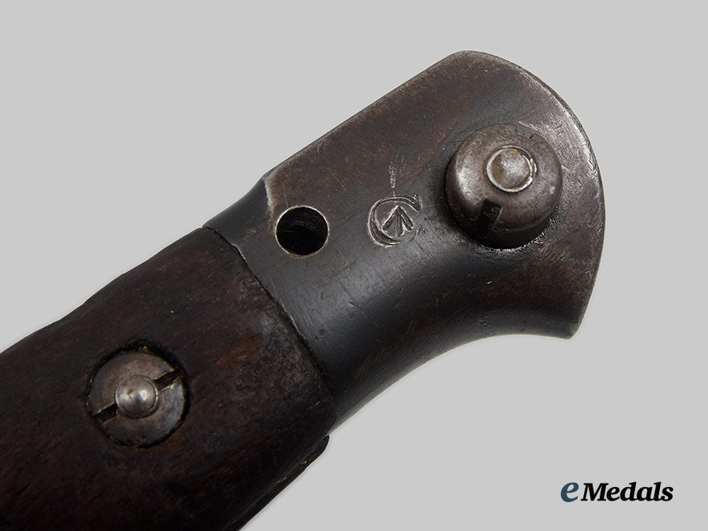united_states._a_remington_model1917_bayonet_with_a_canadian_broad_arrow_069ai1_8519