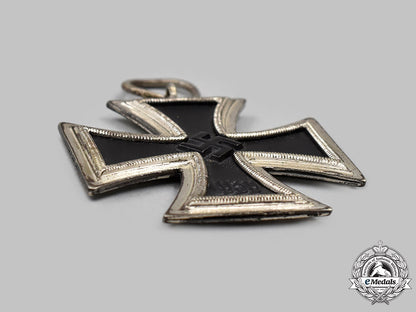 germany,_wehrmacht._a1939_iron_cross_ii_class,_by_berg&_nolte_06_m21_mnc4565