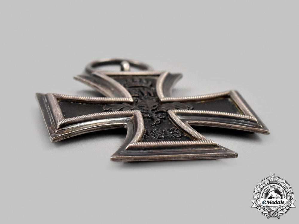 germany,_imperial._a1914_iron_cross_ii_class_with_customized_display_case_06_m21_mnc8372
