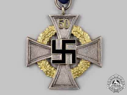 germany,_third_reich._a_civil_service50-_year_long_service_decoration,_with_case_and_dedication_letter,_by_deschler&_sohn_078_m21_mnc9654