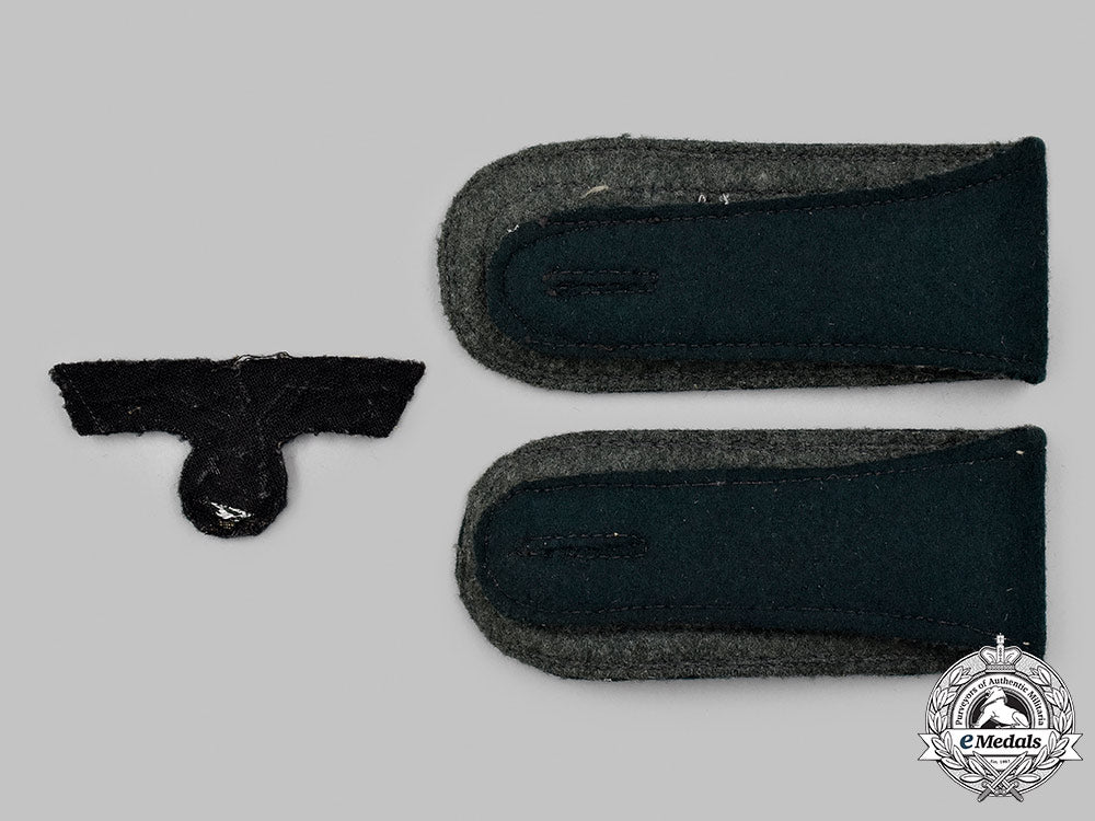 germany,_heer._a_lot_of_uniform_insignia_07_m21_mnc6086_1