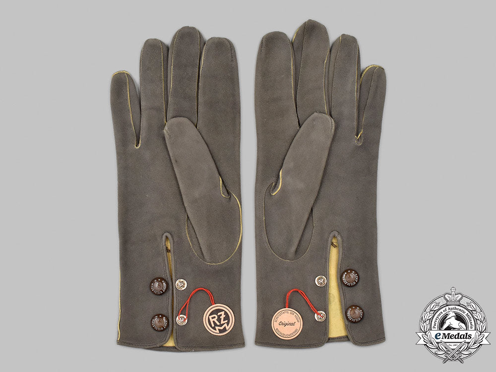 germany,_ss._a_mint_pair_of_suede_dress_gloves_07_m21_mnc6551_1_1_1