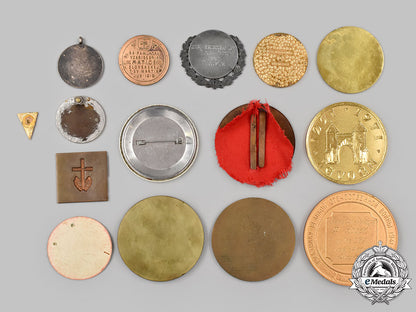 international._a_mixed_lot_of_commemorative_badges_and_table_medals_080_m21_mnc9019_1