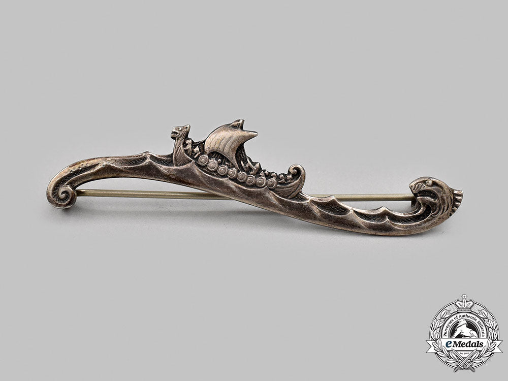 norway._a_viking_ship_folk_art_silver_brooch_08_m21_mnc4013_1