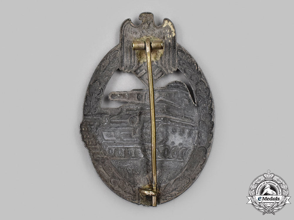 germany,_wehrmacht._a_panzer_assault_badge,_silver_grade_091_m21_mnc9923_1