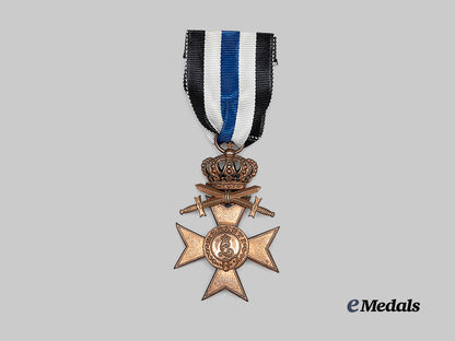 bavaria,_kingdom._a_military_merit_cross,_i_i_i_class_with_swords,_crown,_and_case,_by_jacob_leser_e_medals__g62821_7