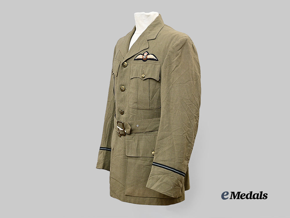 canada,_commonwealth._a1944_r_c_a_f_summer_tunic,_named,_by_tip_top_tailors_e_medals__c7672_4