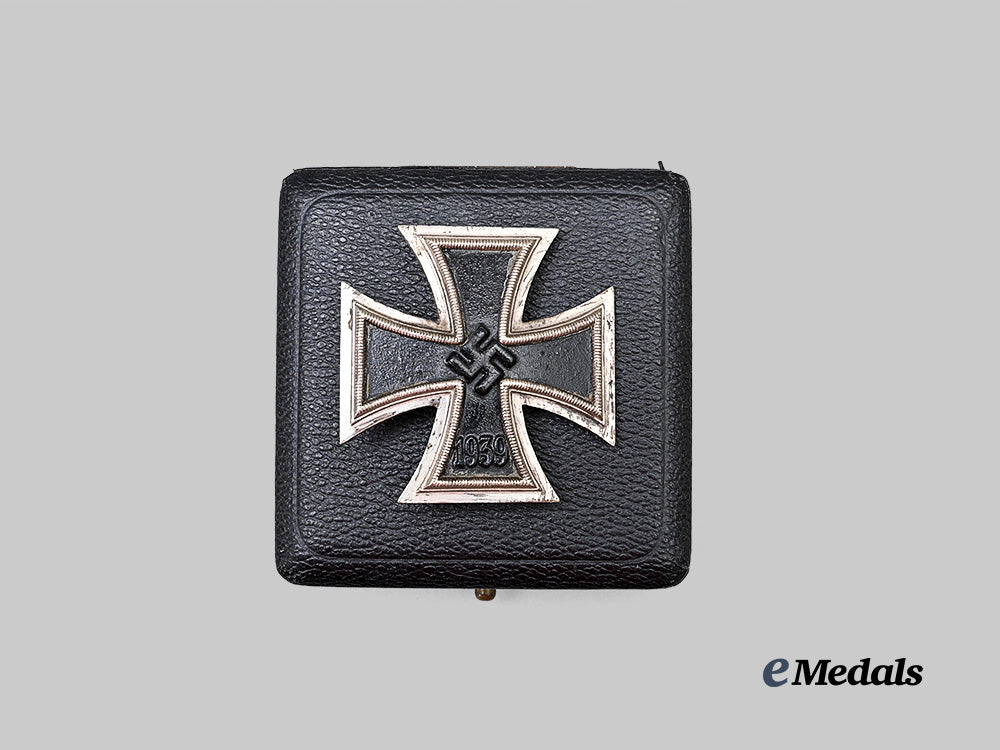 germany,_wehrmacht._a1939_iron_cross_i_class,_with_case,_by_wilhelm_deumer_e_medals__g62900_4