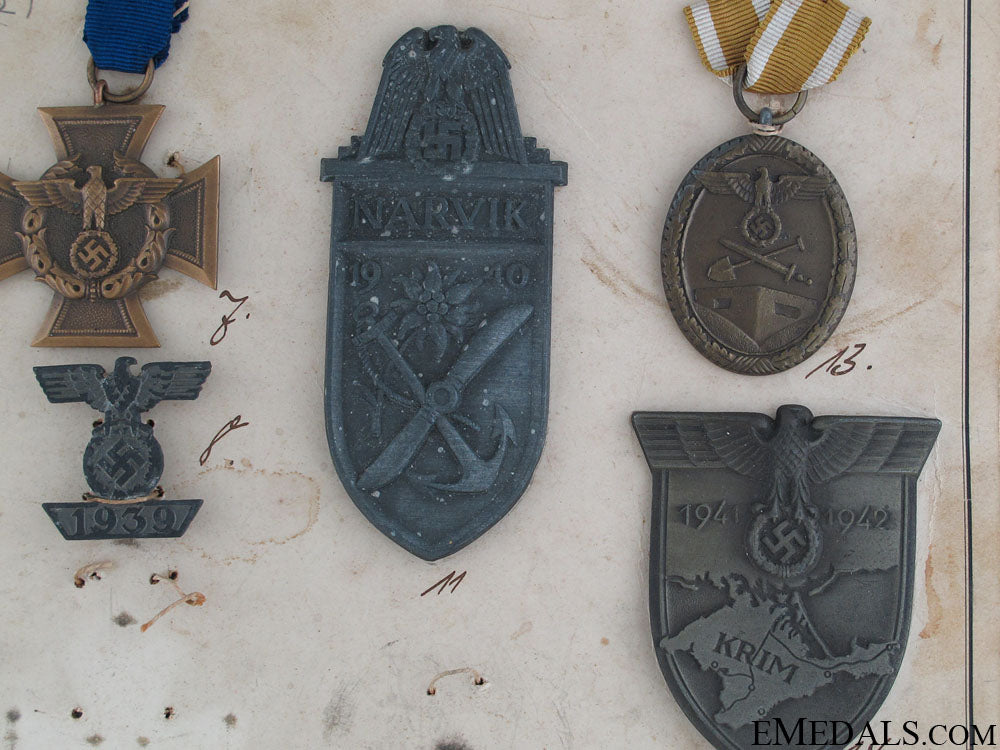 a_salesman’s_board_with_eight_awards_107.jpg52629445ce4f4