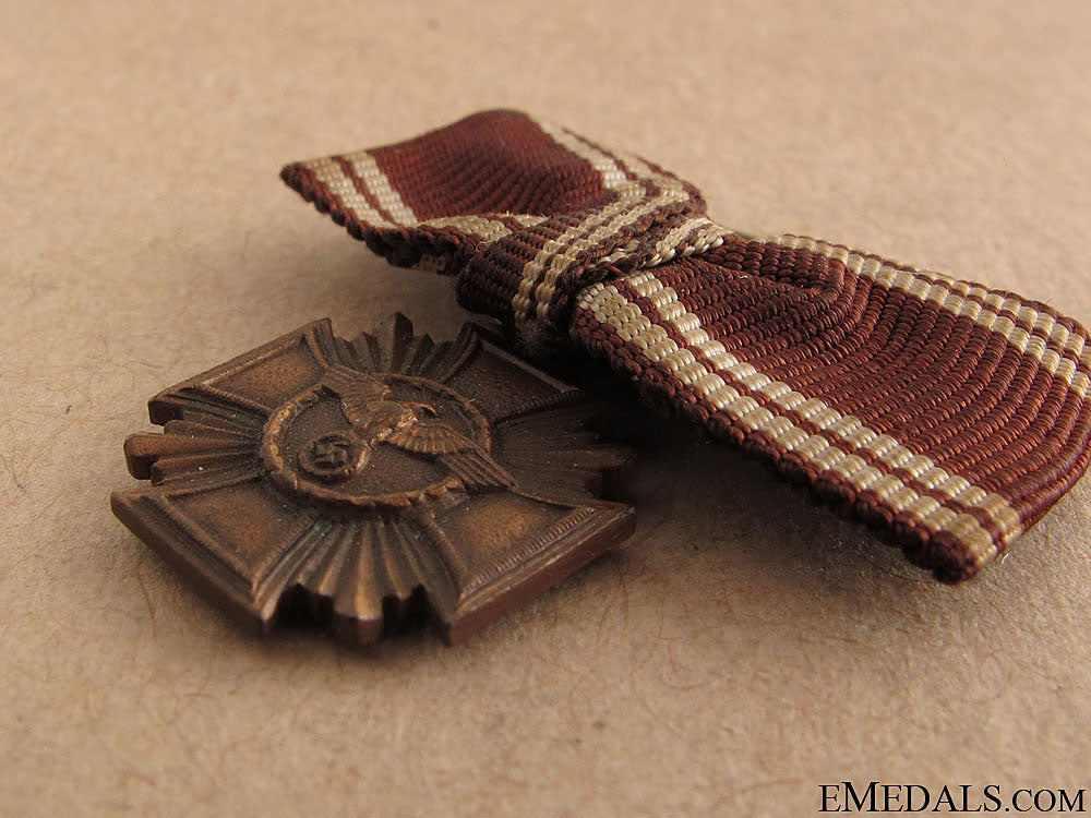 a_miniature_nsdap_ten_years_award_10.jpg51705f10c3433