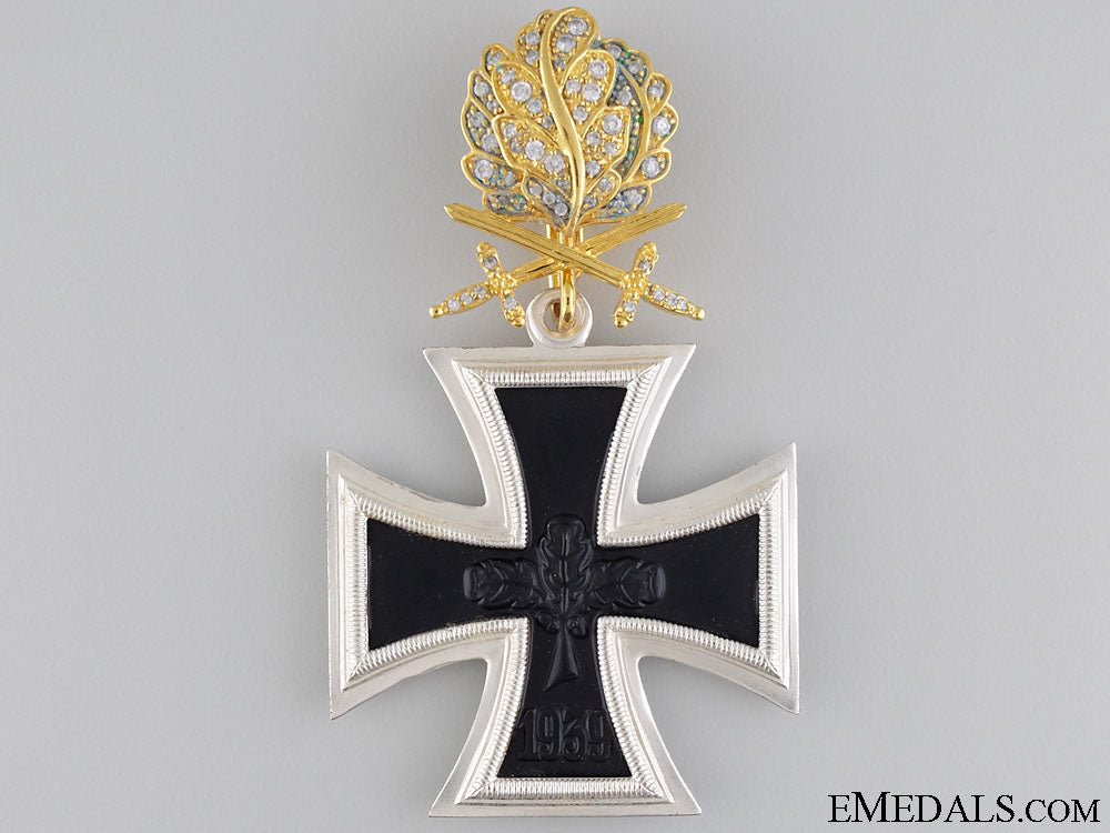 a_federal_republic_knight's_cross_of_the_iron_cross;1957_issue_10.jpg543d420e635ad