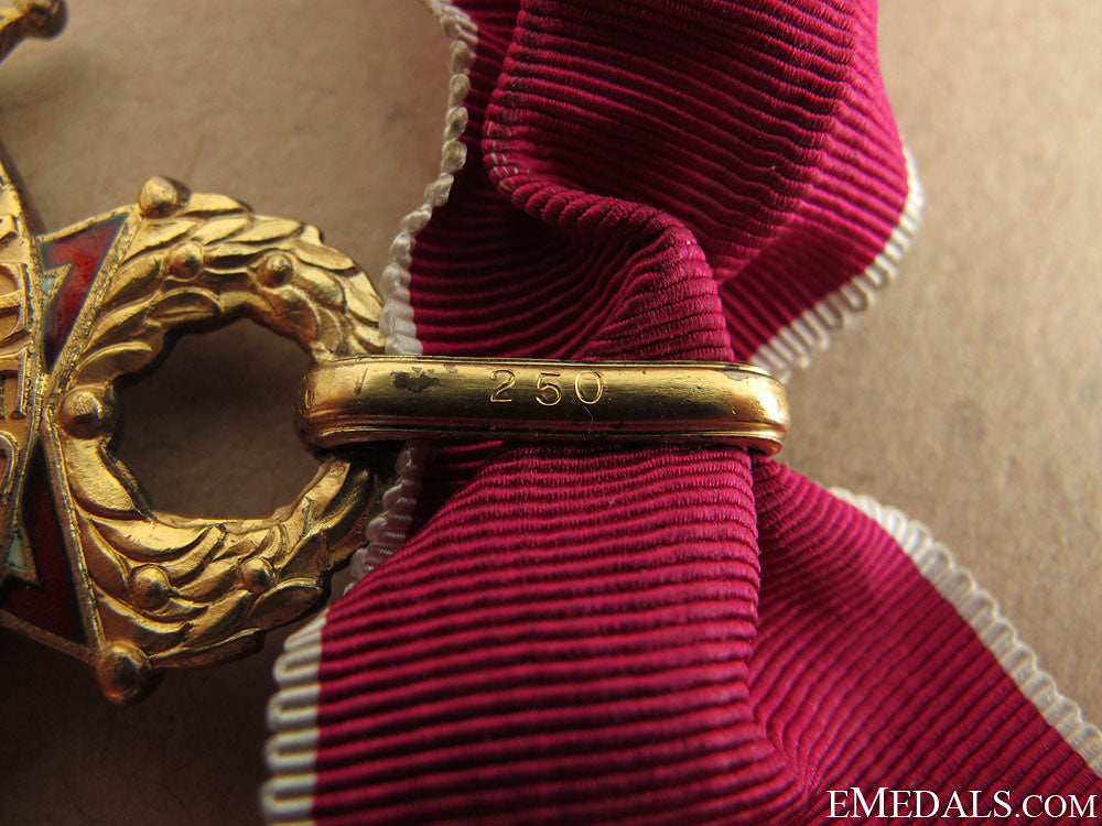 a_wwii_commanders_legion_of_merit-_numbered_10.jpg51605368db087