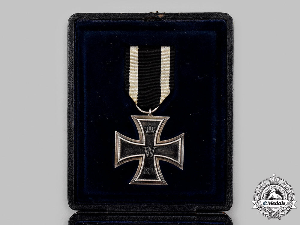 germany,_imperial._a1914_iron_cross_ii_class_with_customized_display_case_10_m21_mnc8364