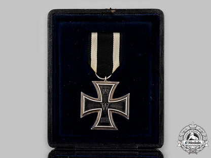 germany,_imperial._a1914_iron_cross_ii_class_with_customized_display_case_10_m21_mnc8364