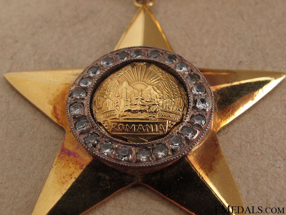 the_hero_of_the_romanian_socialist_republic_11.jpg51aa05d79d21a