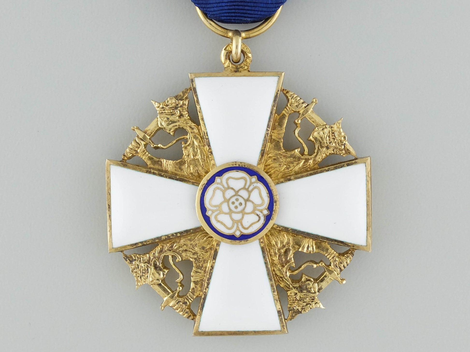 the_order_of_the_white_rose_of_finland;_officer's_cross_12.jpg5397183710632