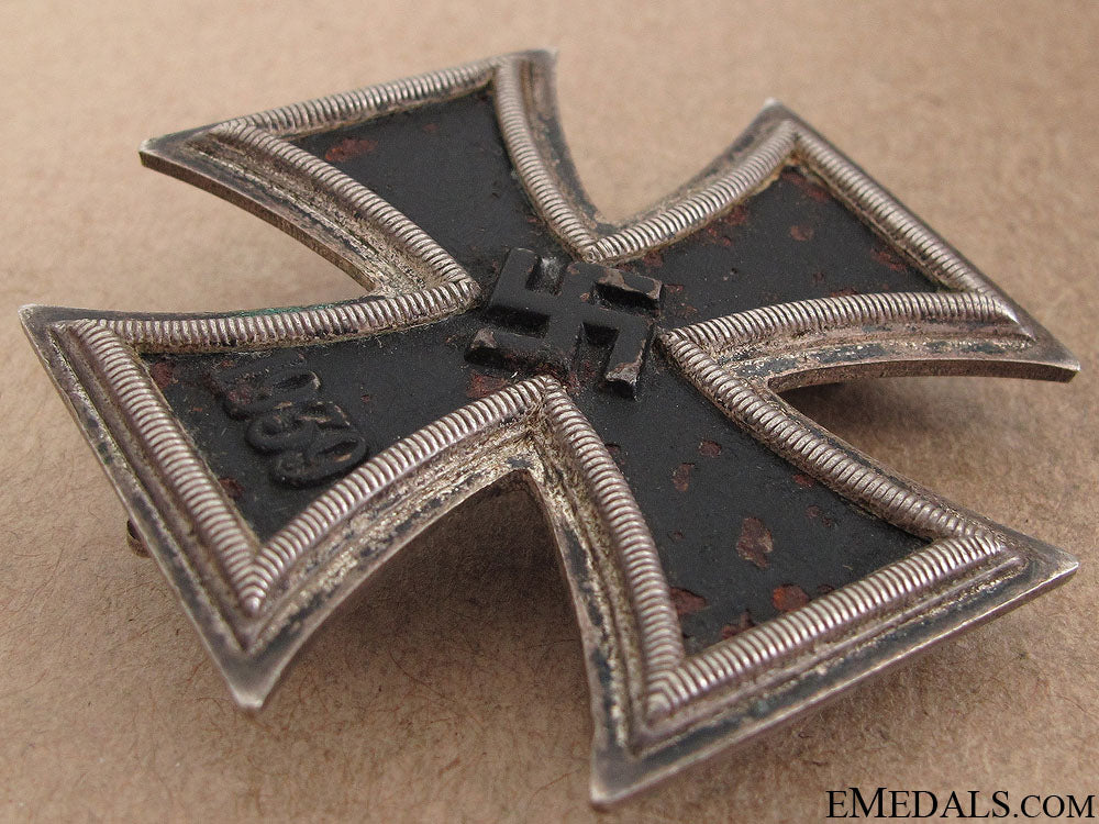 iron_cross_first_class1939-_double_marked_12.jpg51ae05a912dcd