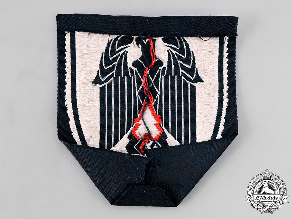 germany,_hj._a_standard_bearer’s_sleeve_insignia_12slot_tray_lo_025