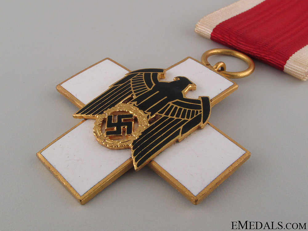 a_cased_german_social_welfare_decoration_141.jpg5242f92bb1181