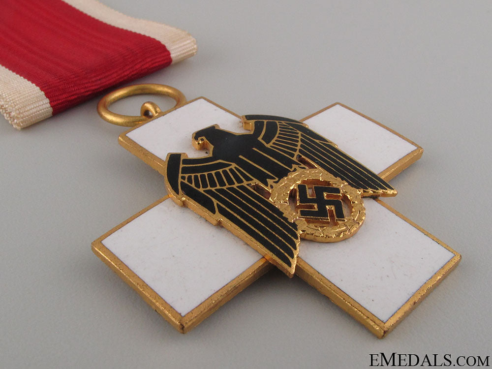 a_cased_german_social_welfare_decoration_144.jpg5242f93511e87