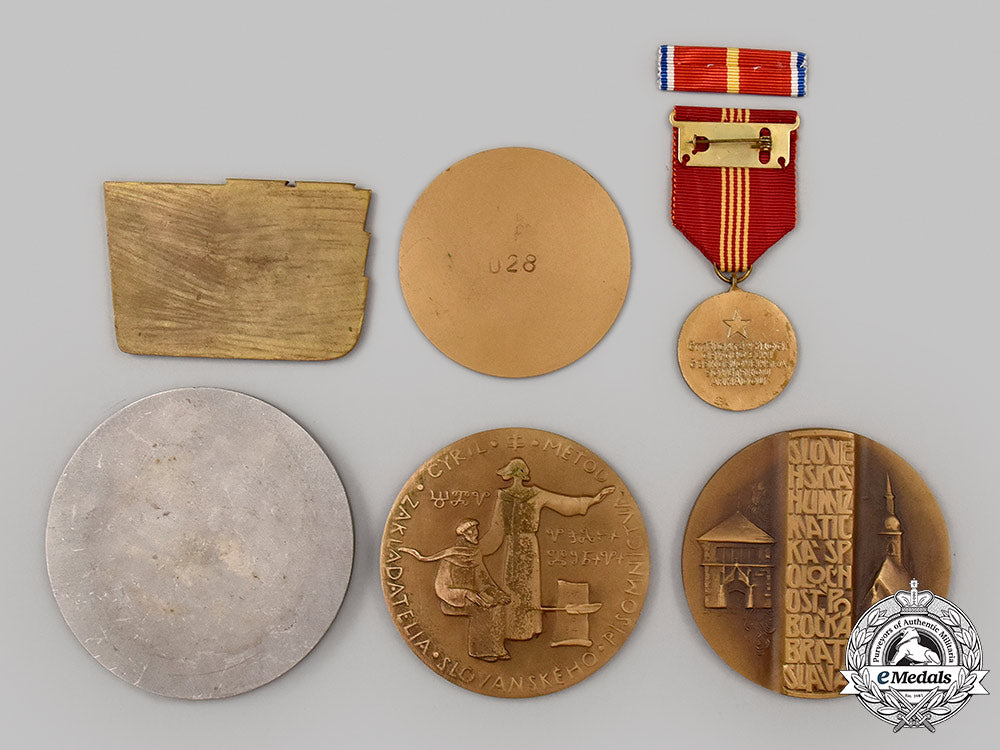 czechoslovakia,_socialist_republic._a_mixed_lot_of_cased_decorations_and_table_medals_144_m21_mnc9115_1_1_1
