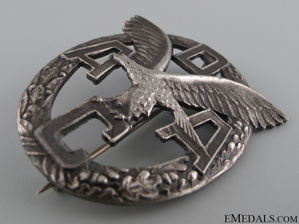 daac_motor_sports_badge-_silver_grade_14.jpg5262970e9a4b5