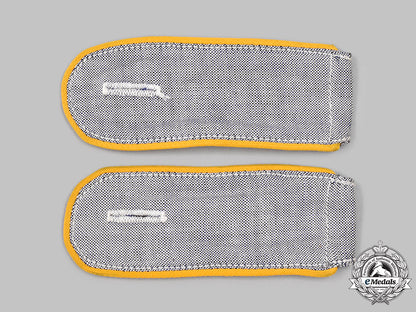 germany,_luftwaffe._a_set_of_service_shirt_enlisted_flight_personnel_shoulder_straps_14_m21_mnc4164_1