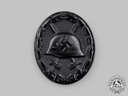 germany,_third_reich._a_pair_of_badges_14_m21_mnc4885