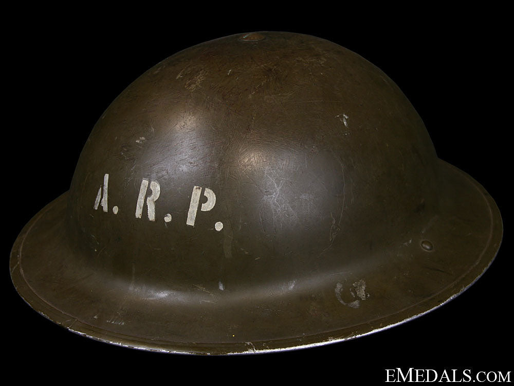 wwii_mark_ii_air_raid_precautionary(_arp)_helmet_15.jpg50c9f97d75ed2