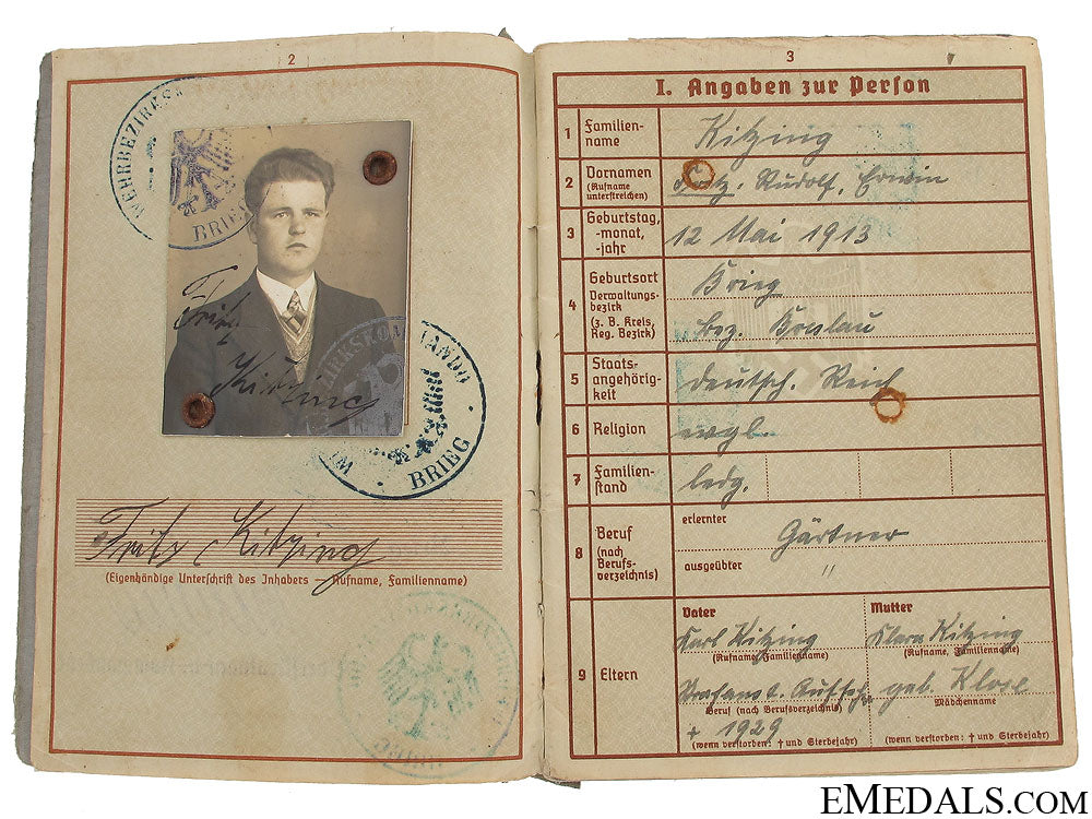 three_wwii_german_identification_items_15.jpg51cf057026b6d