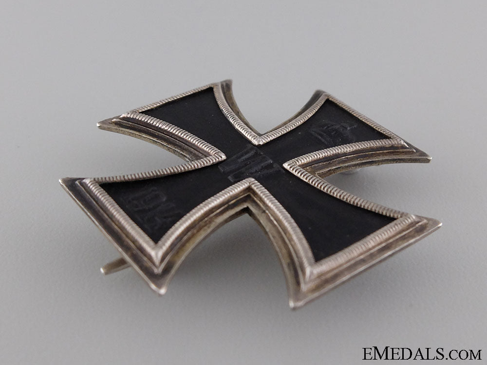 a1914_iron_cross_first_class_by_carl_dillenius_16.jpg543d5a9ad79c8