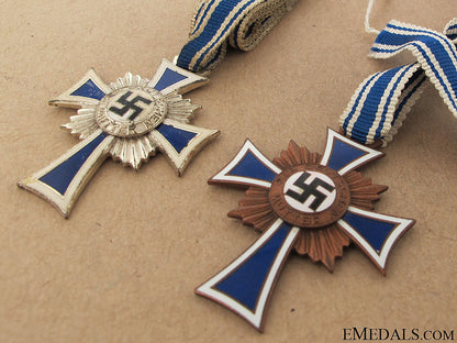 two_mother's_crosses_16.jpg50c8df85b14f2