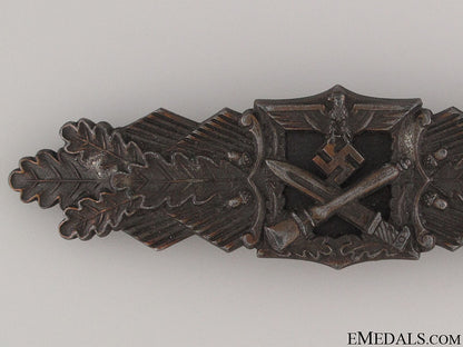 close_combat_clasp-_bronze_by_jfs_171.jpg52613f767dfb4