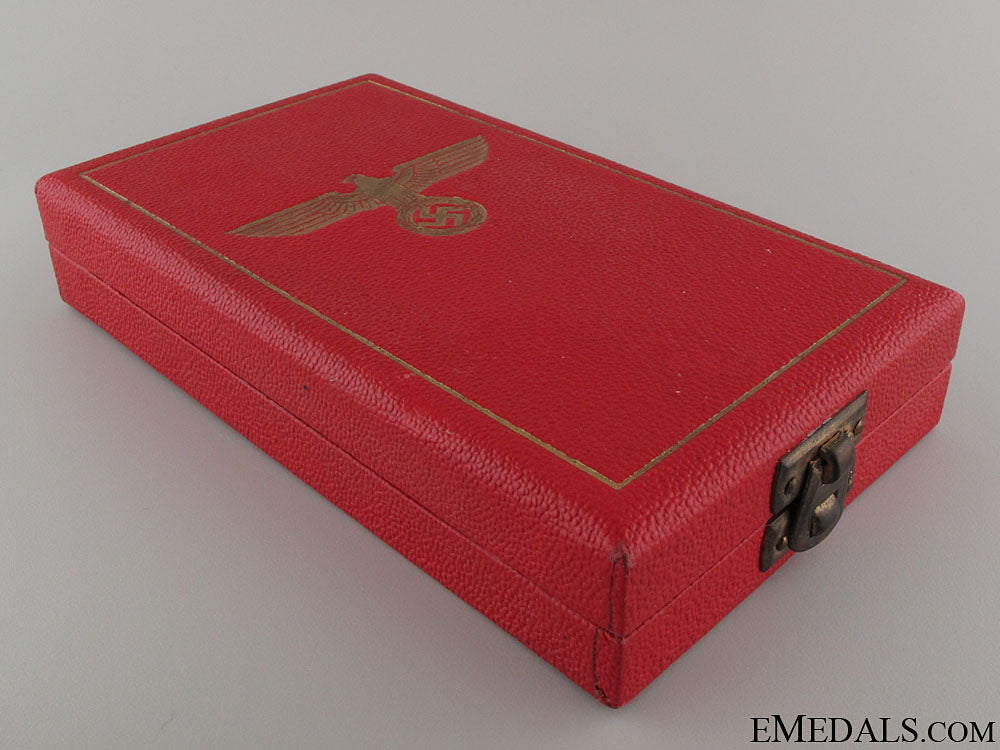 a_cased_german_eagle_order_171.jpg5242f47dcd6d5