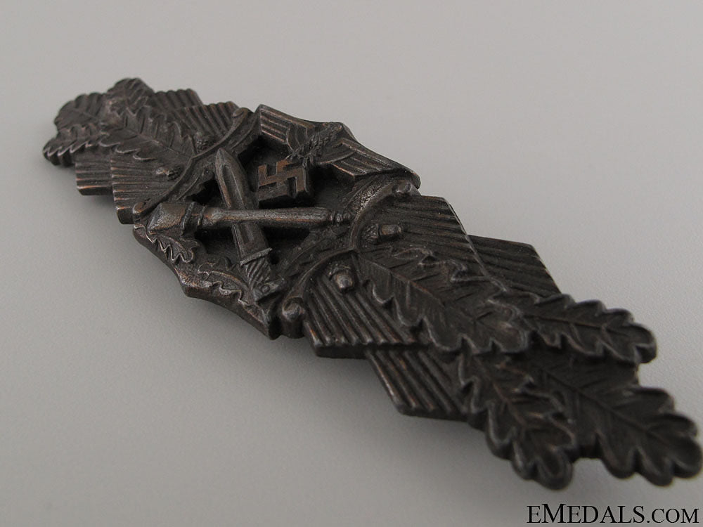 close_combat_clasp-_bronze_by_jfs_175.jpg52613f8c6658d