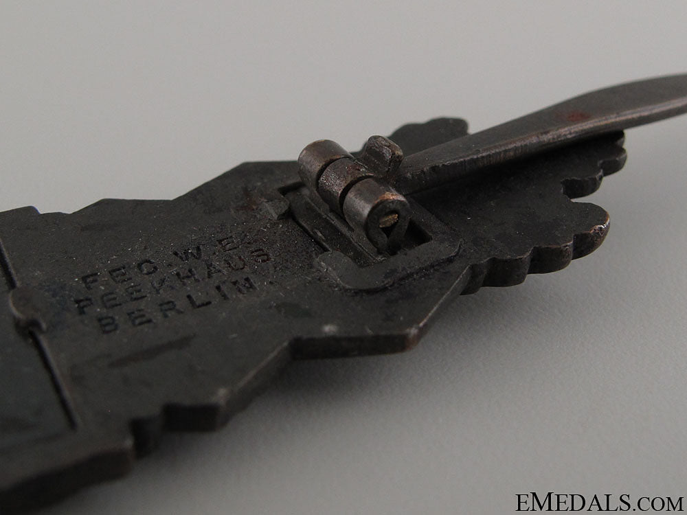 close_combat_clasp-_bronze_by_jfs_179.jpg52613f96a2387