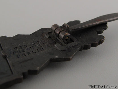 close_combat_clasp-_bronze_by_jfs_179.jpg52613f96a2387