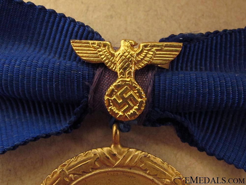 rad_long_service_award_for_women_17.jpg5171646870ad7