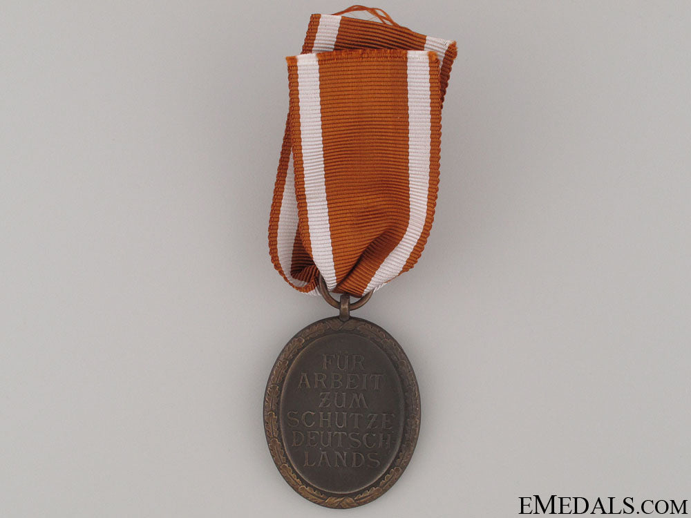 west_wall_medal_17__2_.jpg523afab704e9e