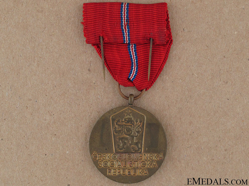 slovak_national_uprising_medal1944-1964_17.jpg522f208f1b15a