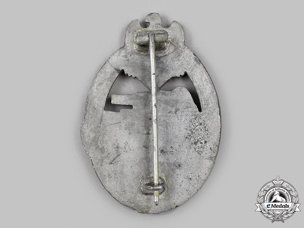 germany,_wehrmacht._a_panzer_assault_badge,_silver_grade_17_m21_mnc0551