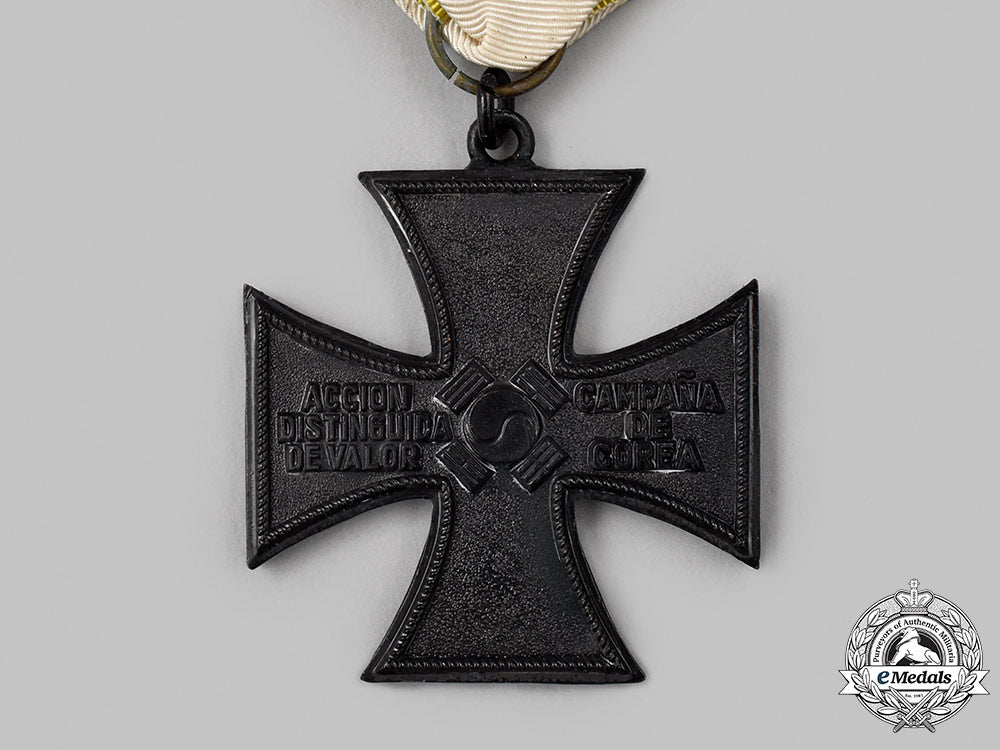 colombia,_republic._a_medal_for_service_in_war_overseas,_iron_cross_for_the_korean_war_17_m21_mnc2398