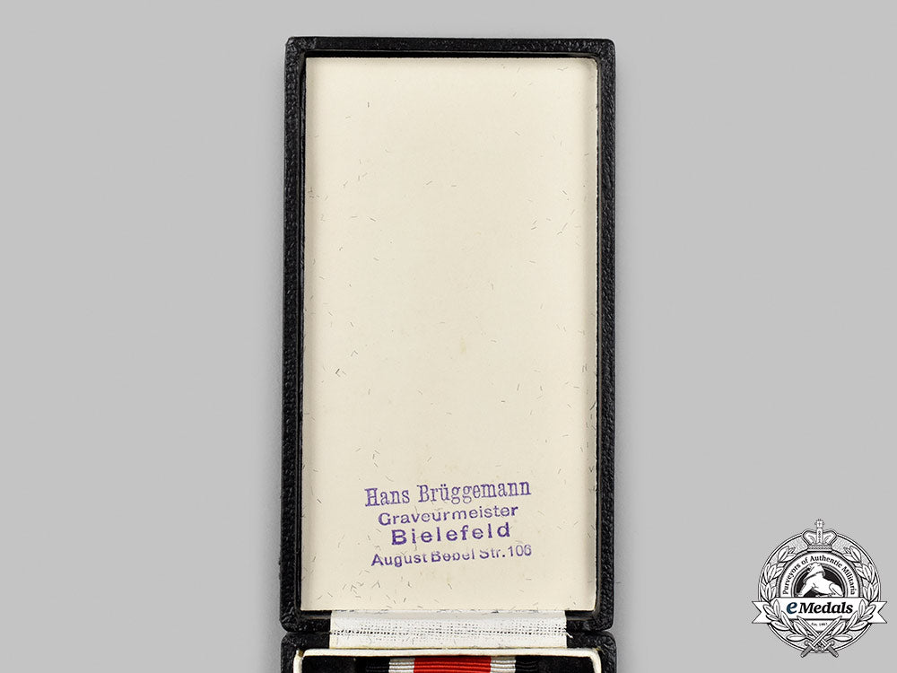 germany,_federal_republic._an_honour_roll_clasp,1957_version_with_case,_by_hans_brüggemann_17_m21_mnc7561