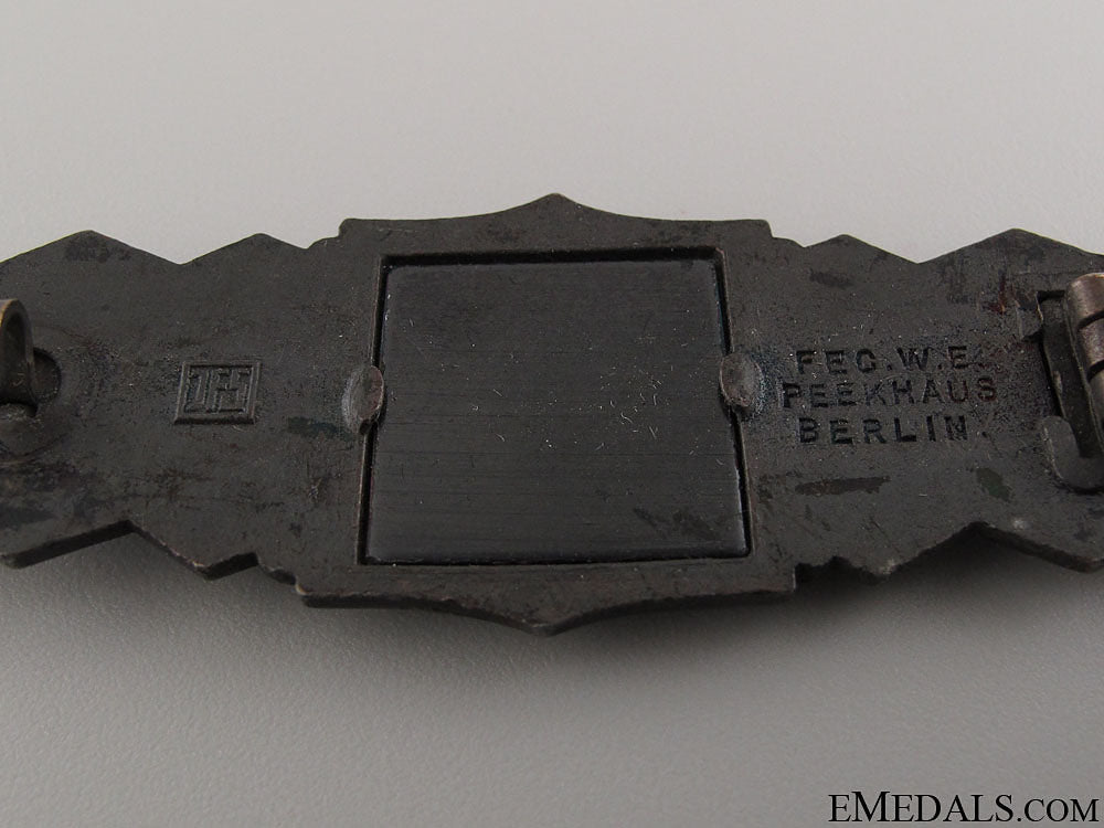 close_combat_clasp-_bronze_by_jfs_181.jpg52613f9cc79a0