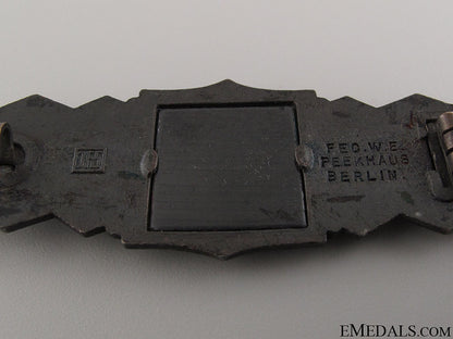 close_combat_clasp-_bronze_by_jfs_181.jpg52613f9cc79a0