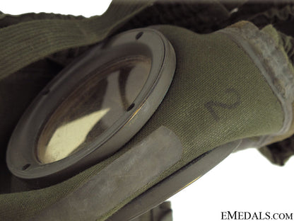wwii_german_m30_gas_mask_18.jpg515076c862465