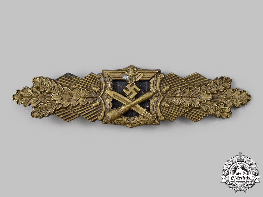 germany,_wehrmacht._a_close_combat_clasp,_bronze_grade,_by_a.g.m.u.k_18_m21_mnc3245_1